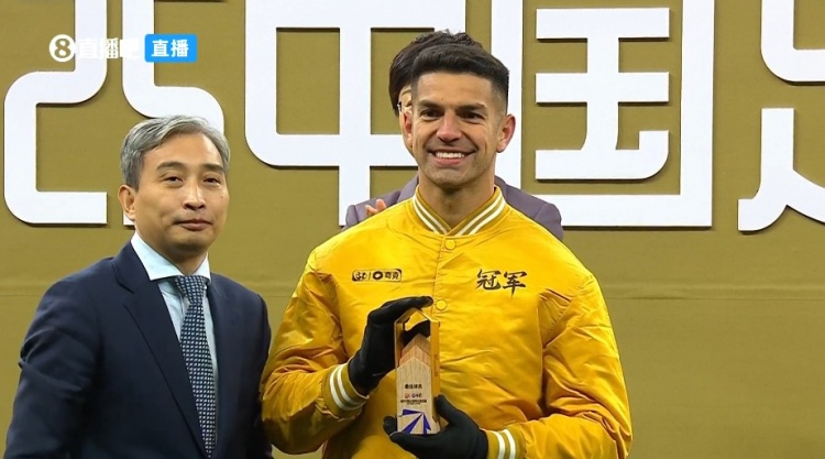  頭球貢獻(xiàn)絕殺，安德烈-路易斯當(dāng)選超級(jí)杯最佳球員