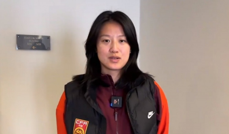  汪琳琳：范迪克是我的偶像和目標(biāo)，希望變成他那樣全面的中后衛(wèi)