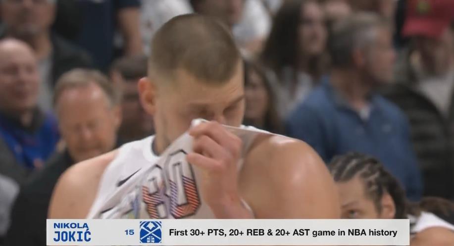  你貸款？轉播方字幕：約基奇30+20+20！NBA歷史首人！