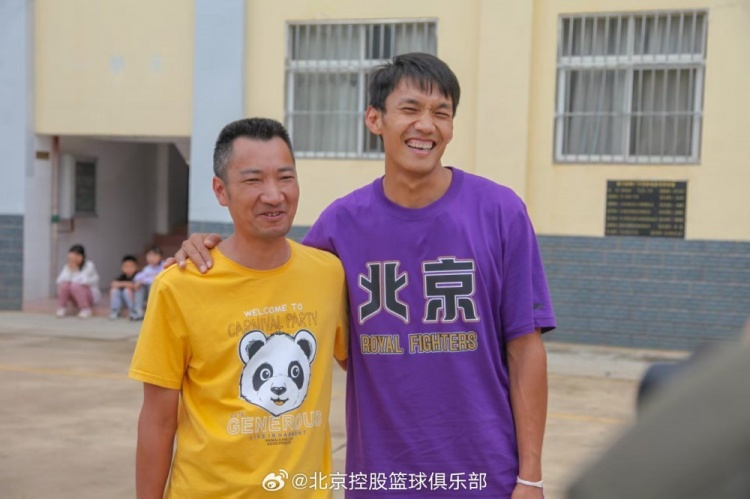  那一封信的故事還在延續(xù) 矣進宏母校的師生們來到北京了！