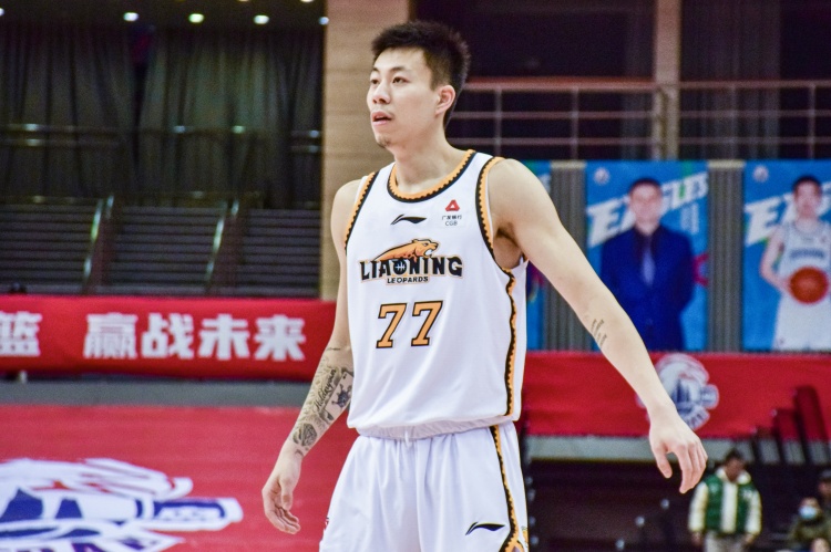  還得再調(diào)整！張鎮(zhèn)麟復(fù)出8中1拿到2分8助出現(xiàn)6失誤 正負(fù)值-34最低