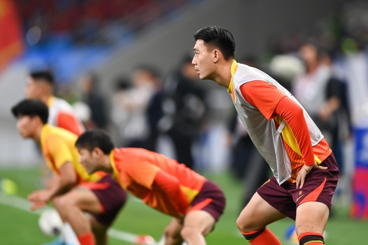 足球報(bào)：張玉寧、蔣圣龍均有不同程度傷病，伊萬未讓在熱身賽出場(chǎng)