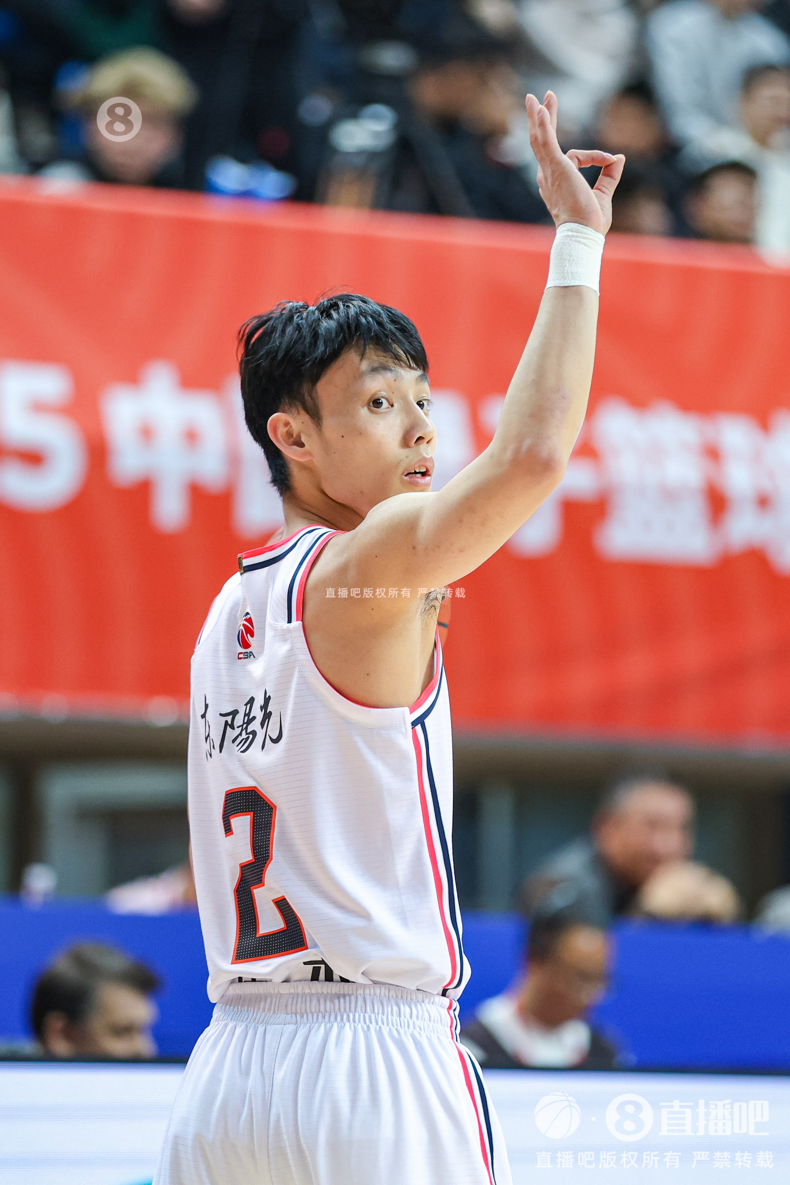  鐵人！本賽季CBA常規(guī)賽僅17名球員做到46場全勤 徐杰、鄒陽在列